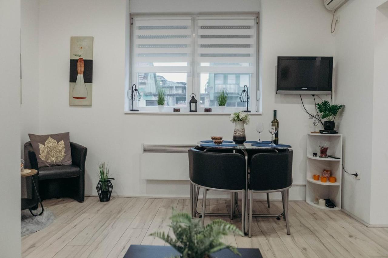 Holy Apartment Dakovo Exterior photo