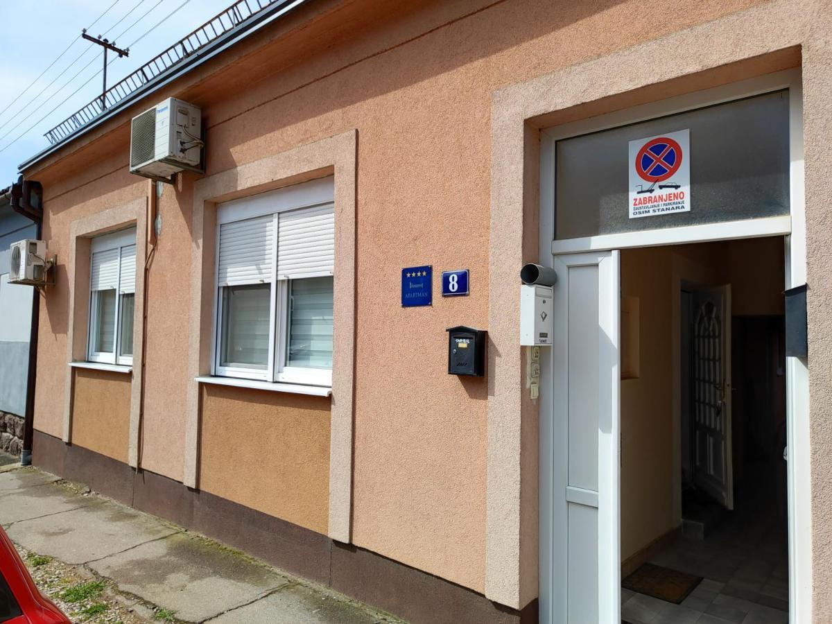 Holy Apartment Dakovo Exterior photo