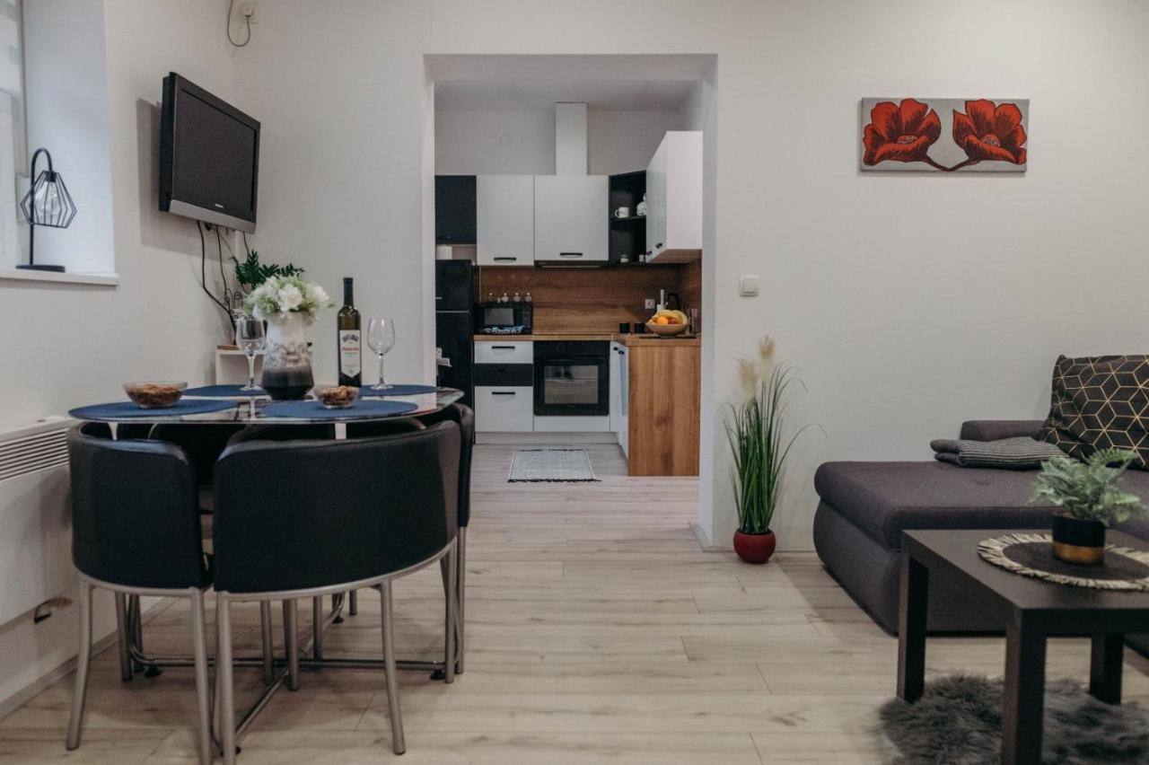 Holy Apartment Dakovo Exterior photo