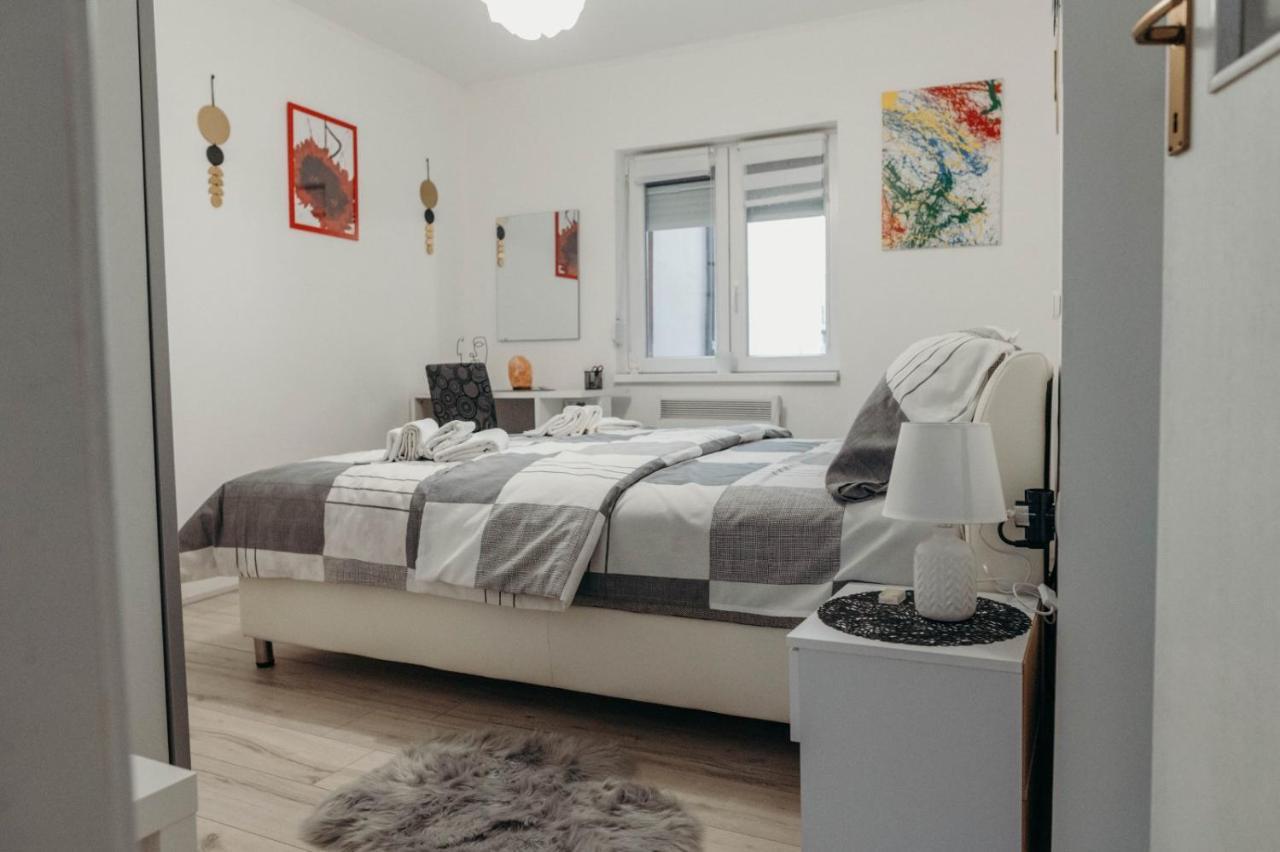 Holy Apartment Dakovo Exterior photo